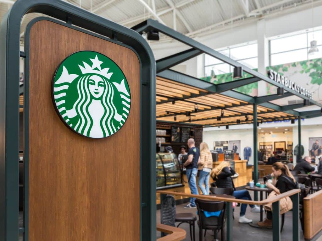 Starbucks Coffee Leadership Made A Difference Starbucks Coffee Leadership Made A Difference